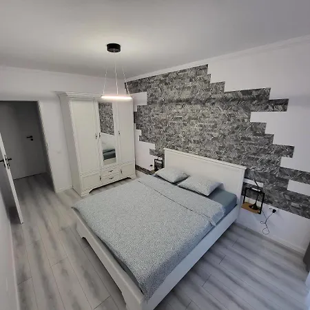 Dacrilo 12 Apartment